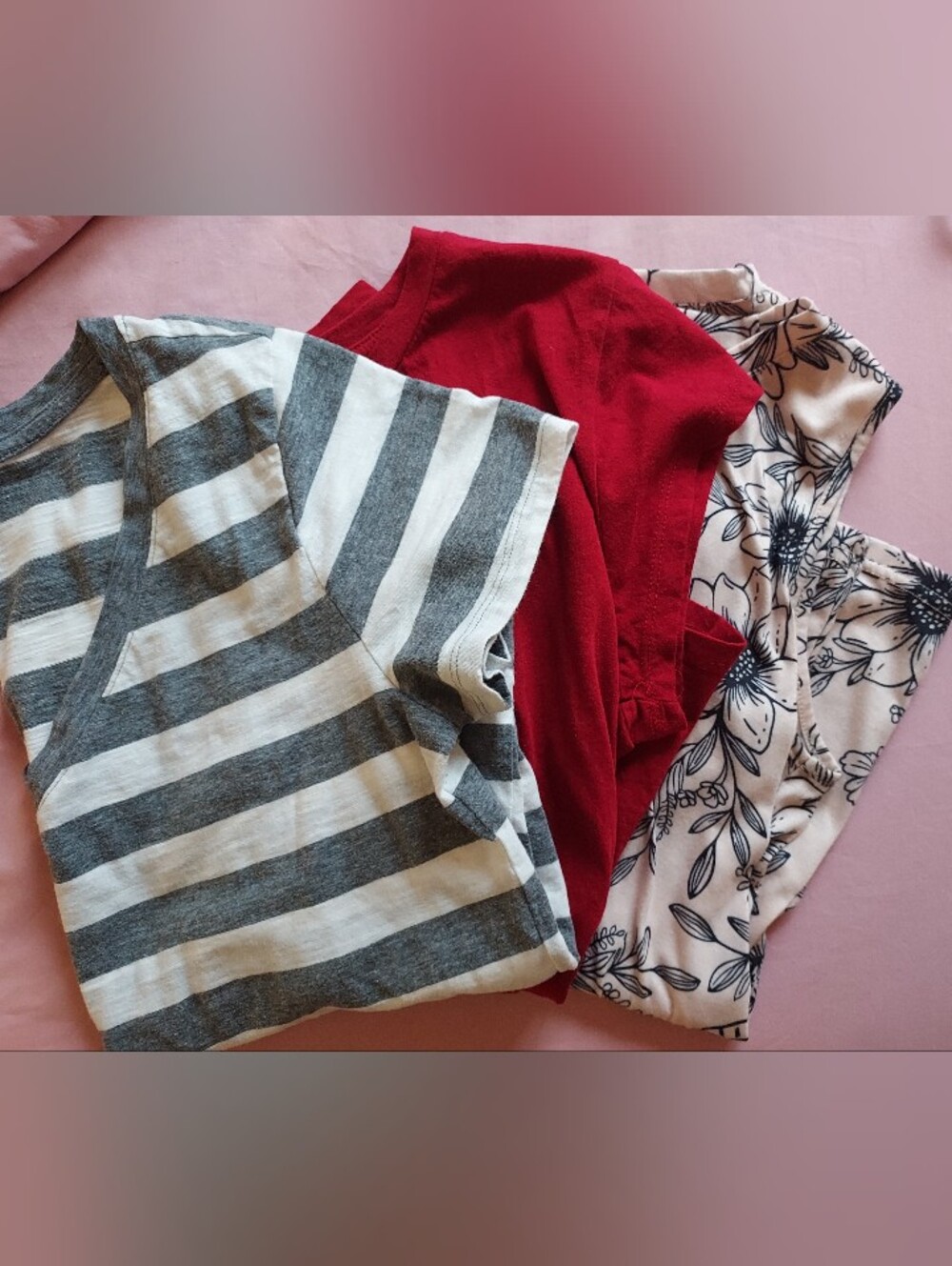 Bundle Of 3/ 2 Women's Short-Sleeve V-neck and Crew Tees. 1 Rose Floral Tank